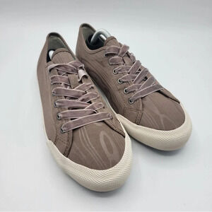 SeaVees Womens size 6 Monterey
Sneaker Cabria Moire Taupe preloved